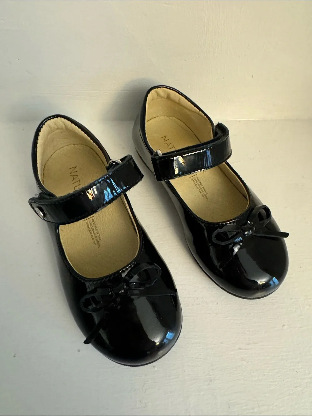 Naturino Toddler Girl Size EU 23 Black Patent Leather Mary Jane's with Bow